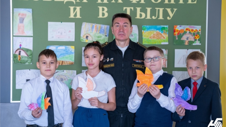 Единый Урок Мужества - чебоксарским школьникам рассказали о подвиге строителей Сурского рубежа